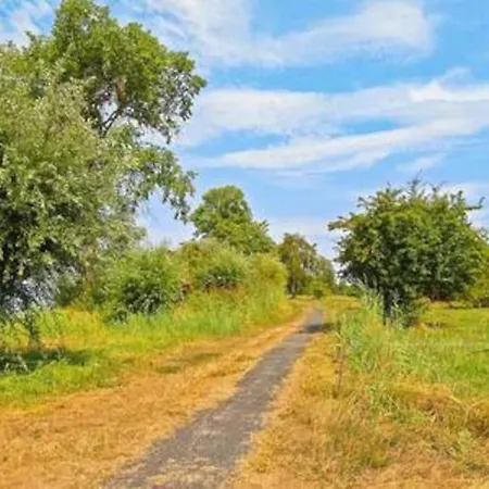 Gemuetliche Ferienhuette Am Mit Grossem Garten Feriehus Rechlin